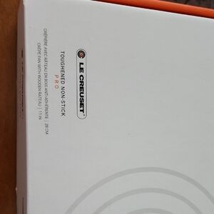 Le Creuset Non-Stick Pro Crepe Pan With Rateau NEW IN BOX